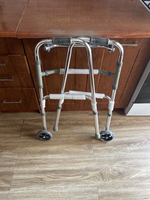 Ходунки для взрослых