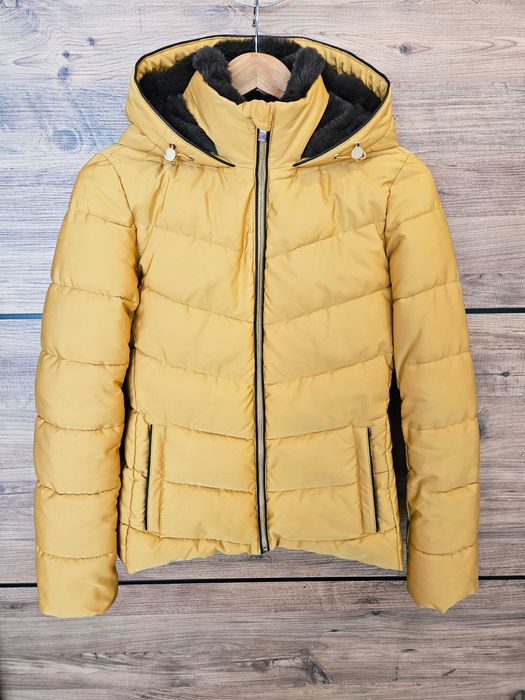 Ново дамско яке ZARA зимно горчица XS качулка подплата вата златисто