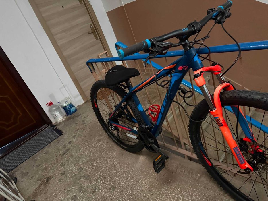 vand bicicleta dirt jumper cube