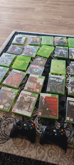 Vând xbox360 cu 2 controlere și 34 de jocuri