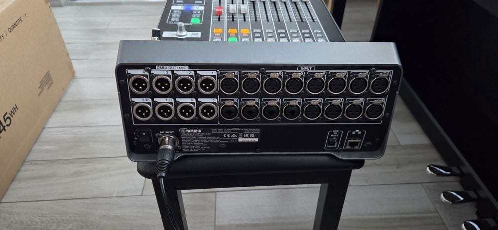 Yamaha DM3  S mixer digital nou