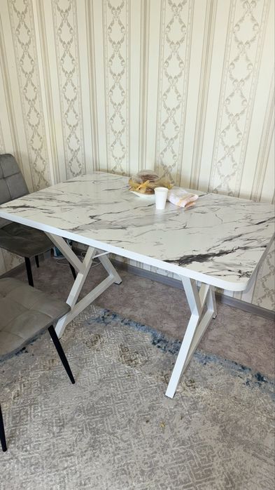 кухонный обеденный стол