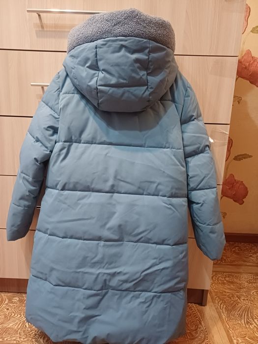 Продам зимний пуховик на девочку