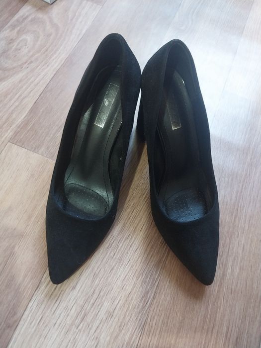 Продам туфли 39 размера