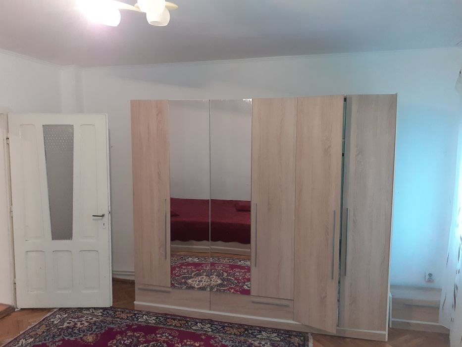 Apartamnet la caaa de inchiriat