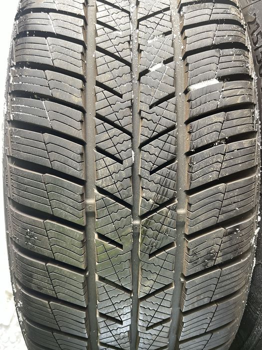 Anvelope de iarna 215 50 R17 Barum cu jante de tabla Opel