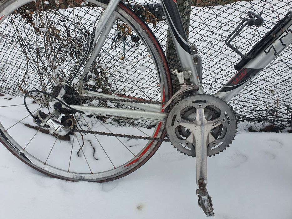 Bicicletă de carbon în stare decentă