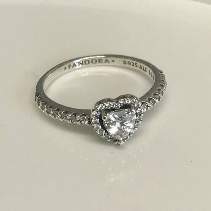 Продаю кольцо пандора оригинал!