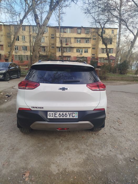 Traker sotiladi xolati alo