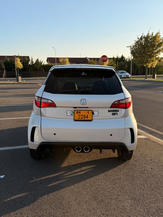 Aixam coupe GTI masina care se conduce cu permis de 16 ani albă