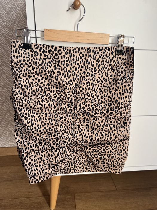 Еластична пола Zara