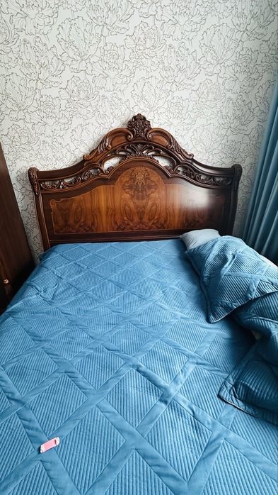 Срочно продам красвый спальный гарнитур