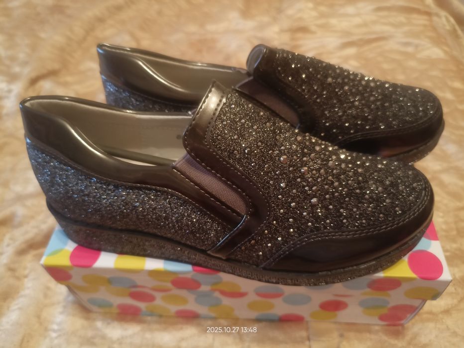 Продам туфельки на девочку