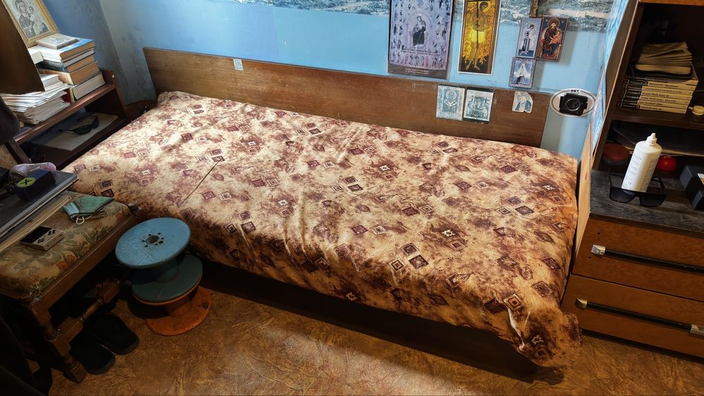 Подарявам единично легло