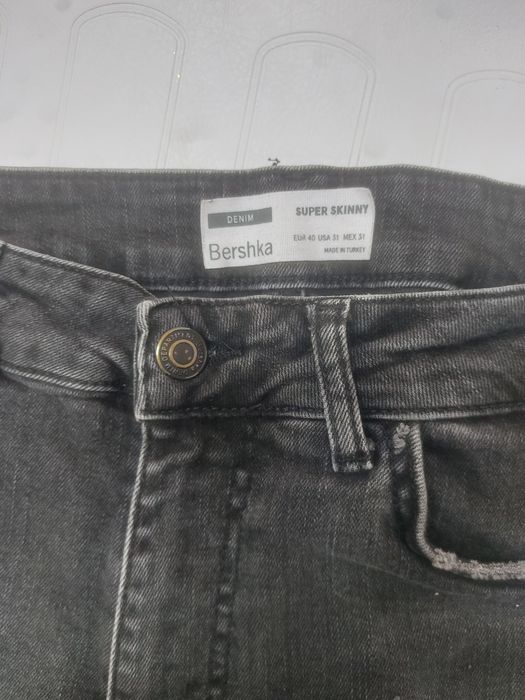 Мъжки дънки два броя от Bershka и Lee you Jeans