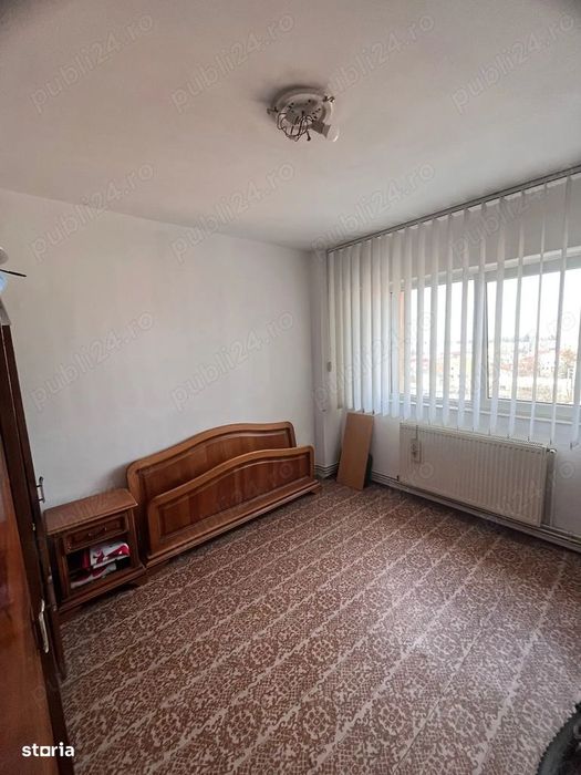 De vânzare: Ap. 3 camere decomandat, 70 mp, 2 bai, etaj 810, Cale