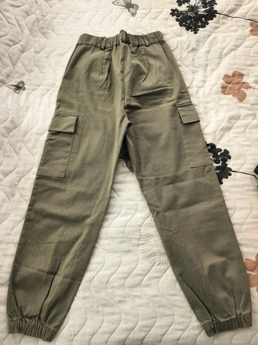 Vând pantaloni Reserved XS