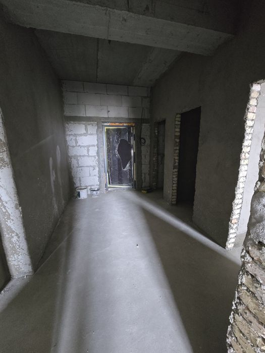 Ikk xonalik kivartira sotiladi