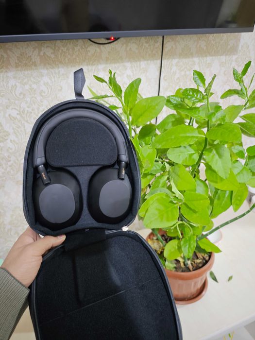 наушник Sony XM5  ползовал 1месяц (отличный состояние) полный комплект