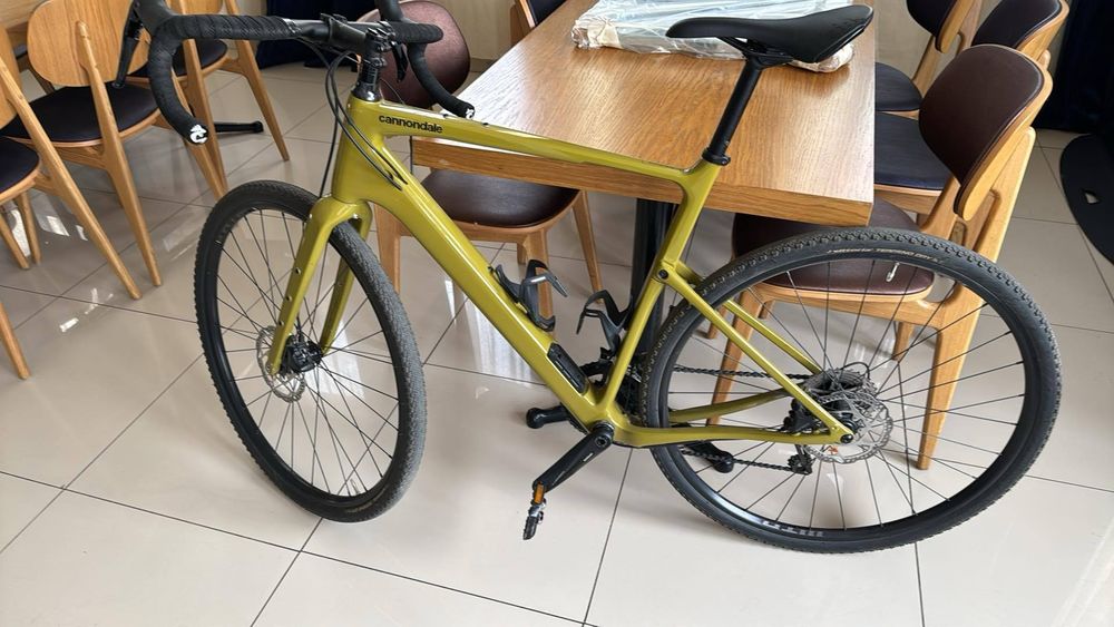 Gravel carbon cannondale topstone 4