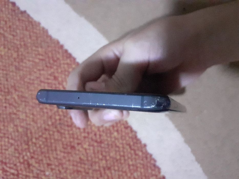 продам Huawei P30 черный экран Leica