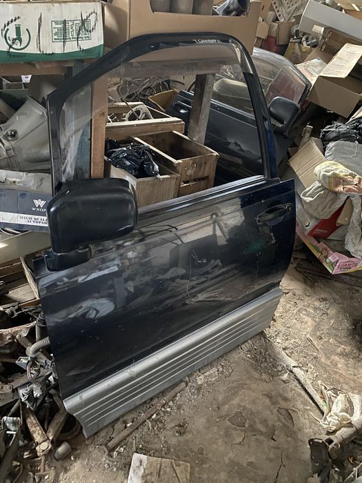 Дверь  Tayota Estima