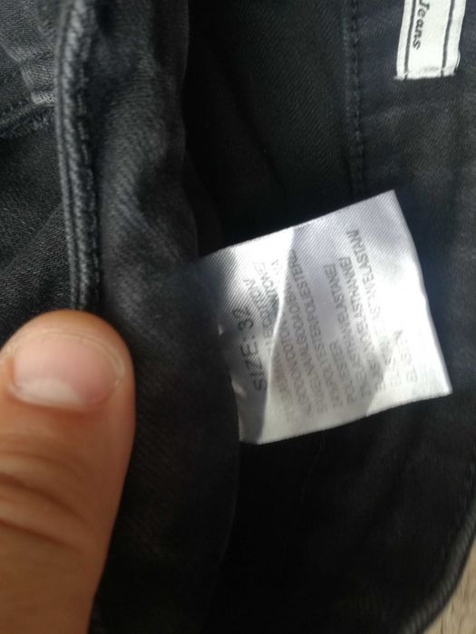 Продавам чисто нови модернистични-черни дънки MIMIDAVE със разкъсани