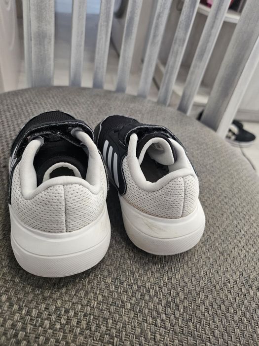 Детски маратонки Adidas за момче 23 номер
