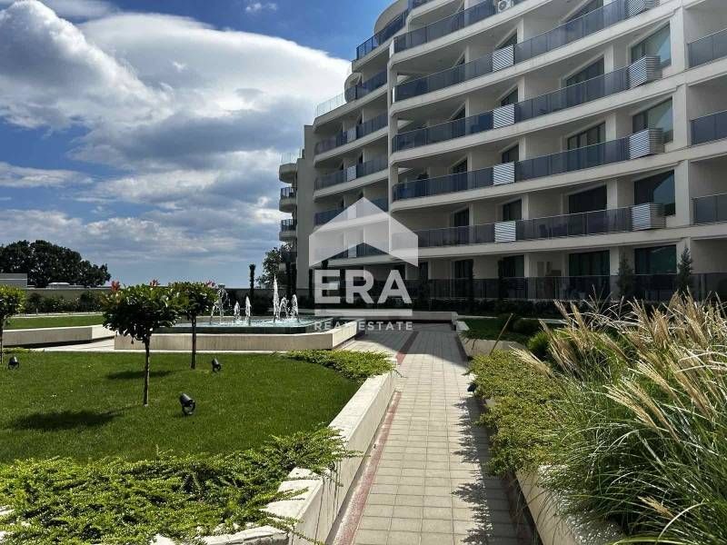 Тристаен южен апартамент за продажба, с прекрасна морска панорама, в н