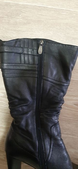 Кожаные женские сапоги