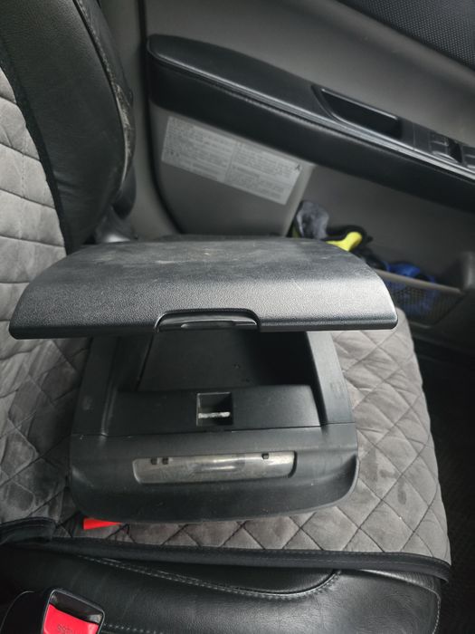 Бардачок центральный