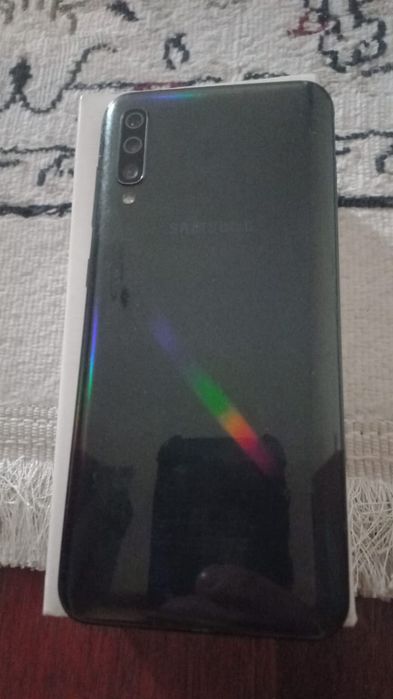 Продам телефон Samsung Galaxy A50