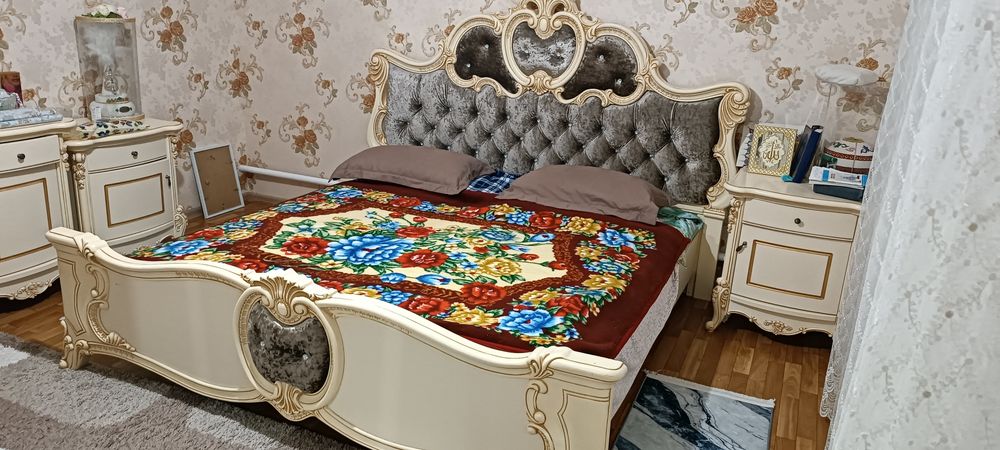 Спальние гарнитуры