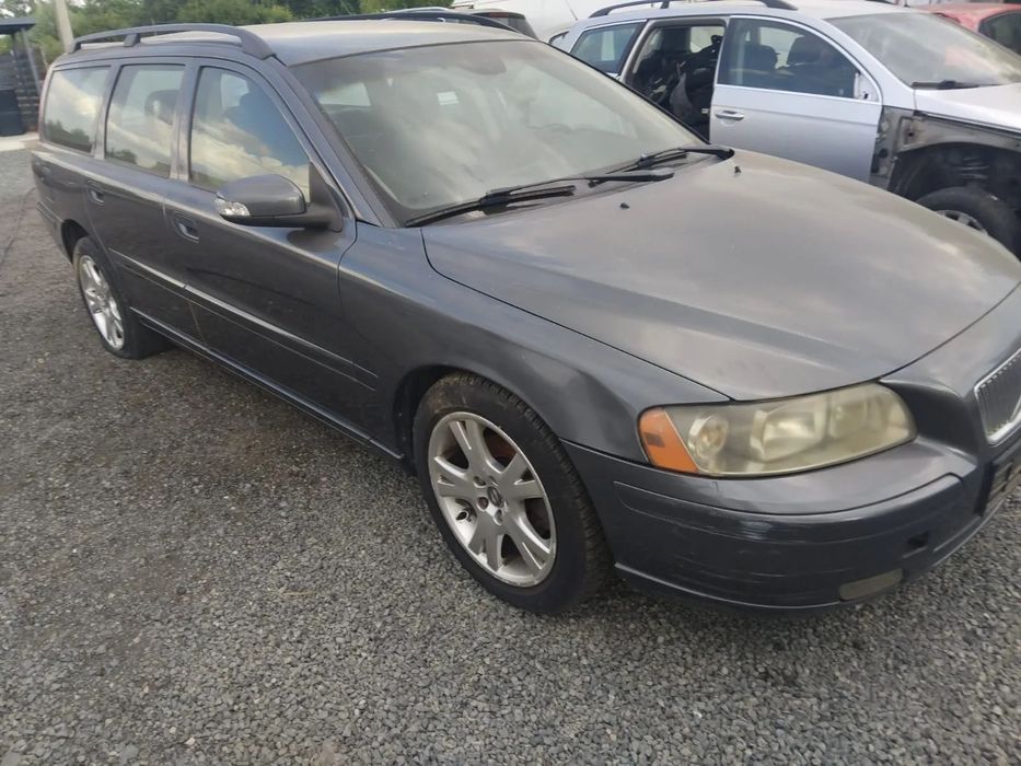 Dezmembrez Volvo V70  an 2008 motor 2.4 euro 4 Automat