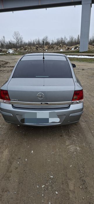 Proprietar vând Opel Astra H, 2010, 1,6 benzina, sedan