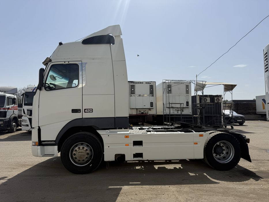 Volvo fh12 SCHMITZ Ref Sotiladi