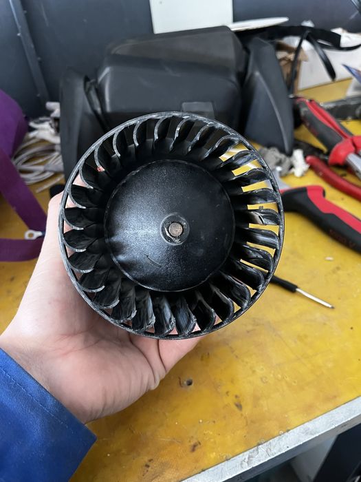 Моторчик вентилятора печки  ваз 2114