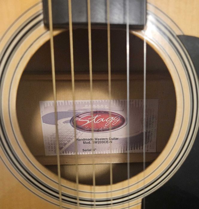 chitara electroacustica Stagg