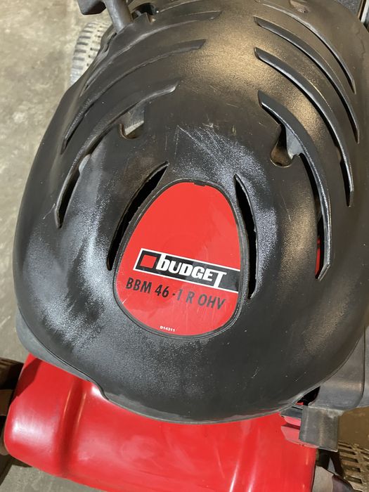 Vand masina de tuns iarba