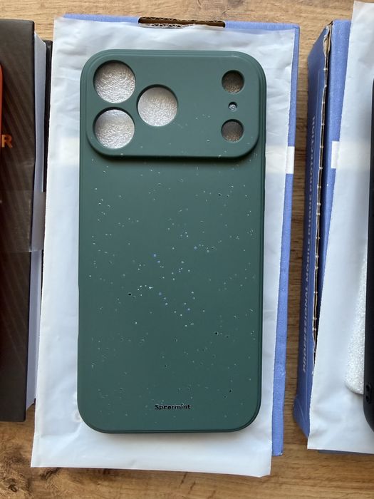 Калъфи за Iphone 17 pro max/15pro max