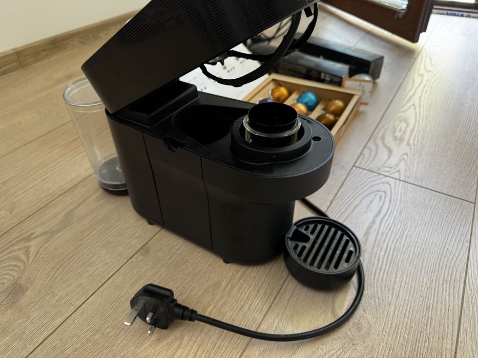 Nespresso Vertuo Coffee Machine Milk Frother + 36 Капсули