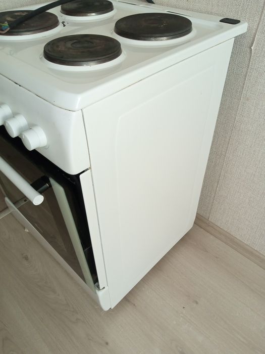 Продам электрическую плиту