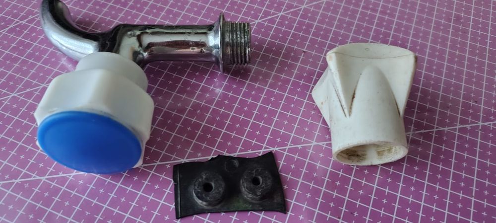 Кран латунный для умывальника