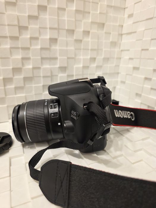 Aparat foto Canon EOS 2000D