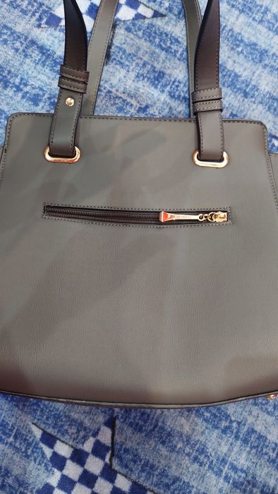 Продавам дамска чанта