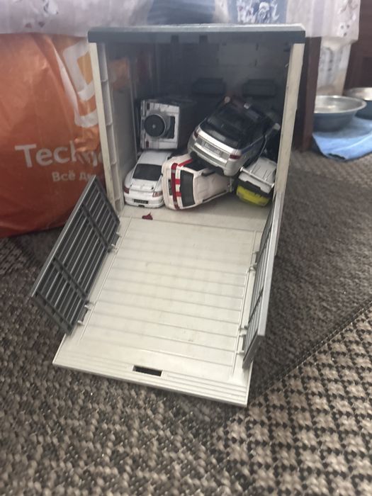 Автомобиль мерседес игрушка