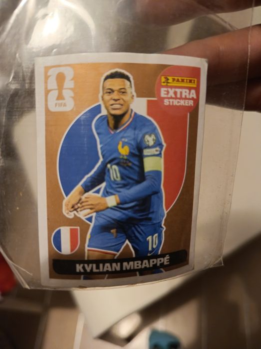 Златен стикер Mbappe