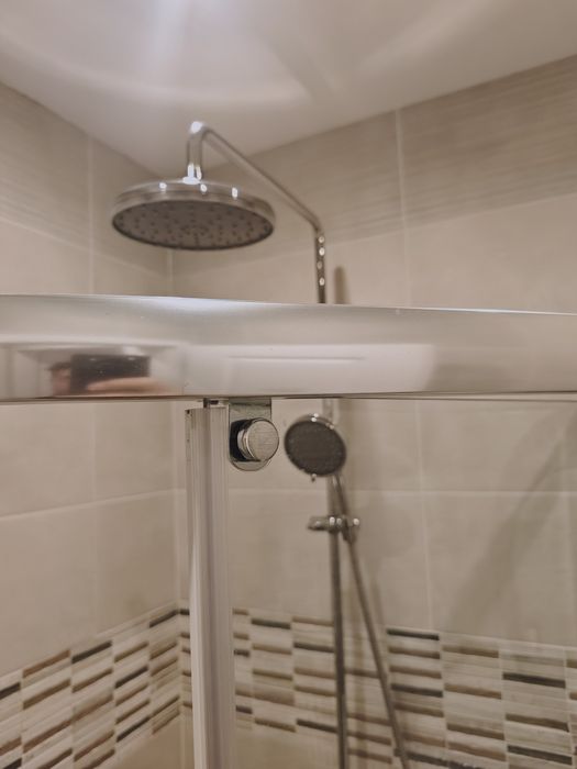 Петоъгълна душ кабина от закалено стъкло