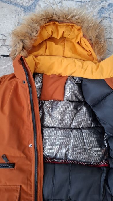 Продам детскую куртку