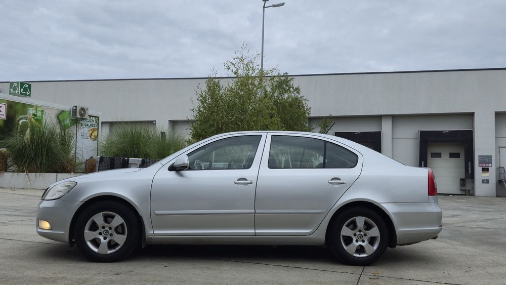 SKODA Octavia 2012 — imagine 3
